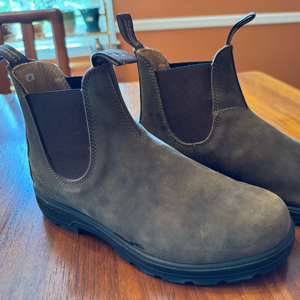 These are nearly new genuine Blundstone leather Chelsea boots.